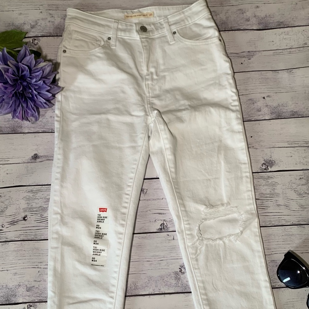 Levi’s 721 High Rise Skinny Jeans